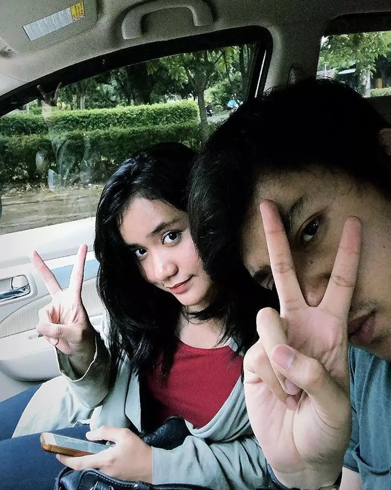 potret kebersamaan arbani yasiz dan adik instagram