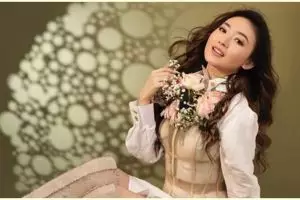 Pemotretan tema bold, tato di pundak Natasha Wilona bikin salah fokus