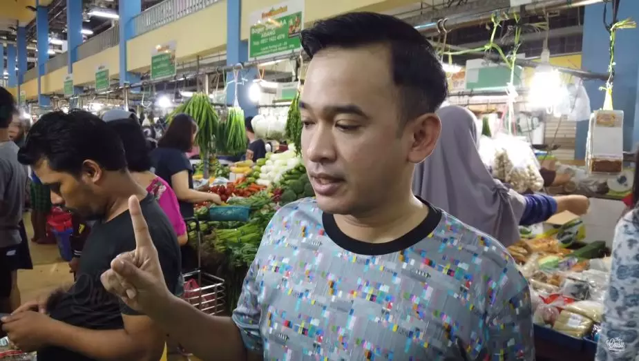 10 seleb pria ke pasar © 2020 brilio.net