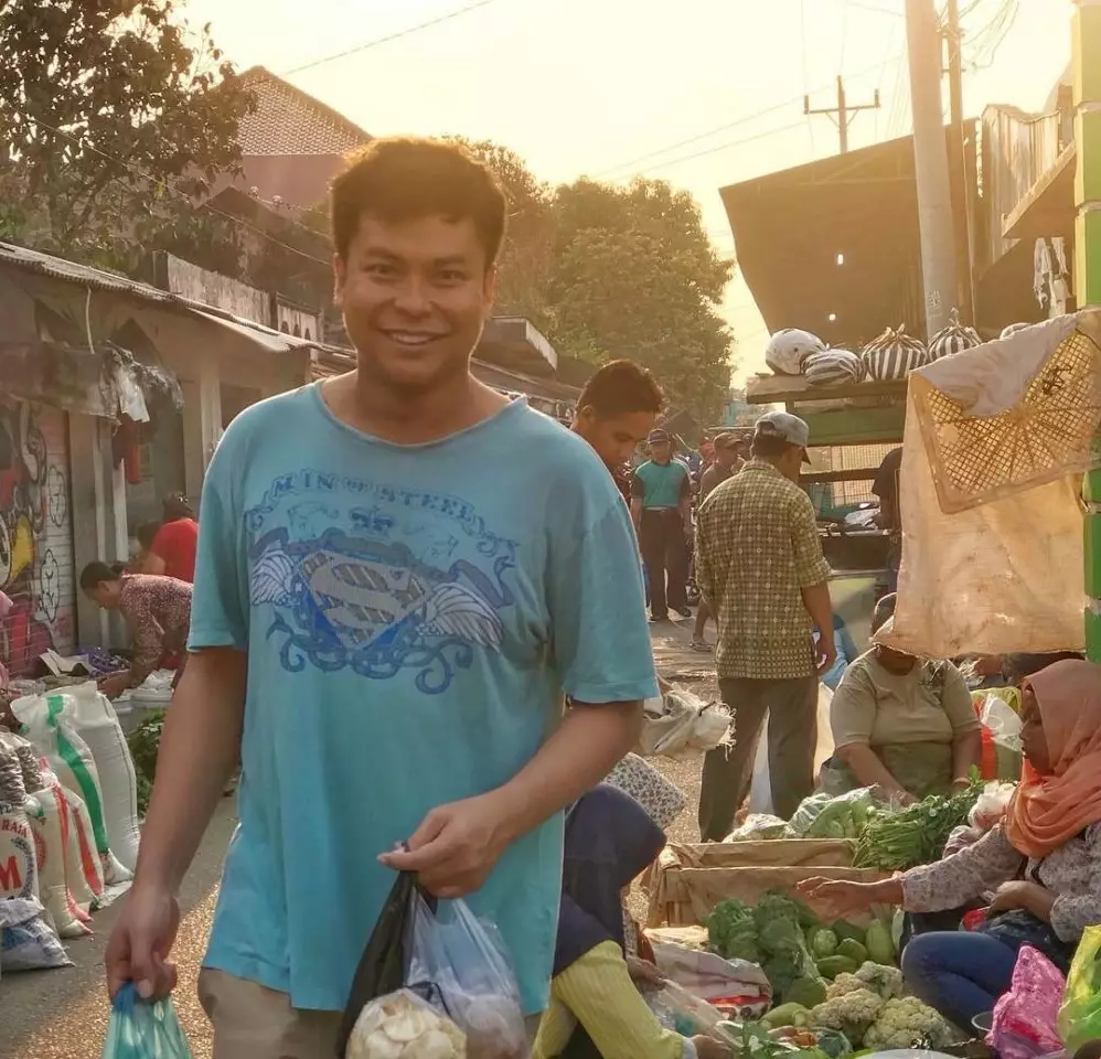 10 seleb pria ke pasar © 2020 brilio.net