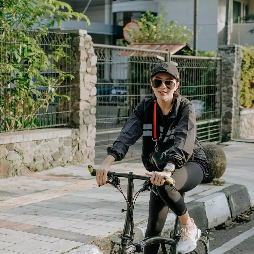 penyanyi dangdut bersepeda instagram
