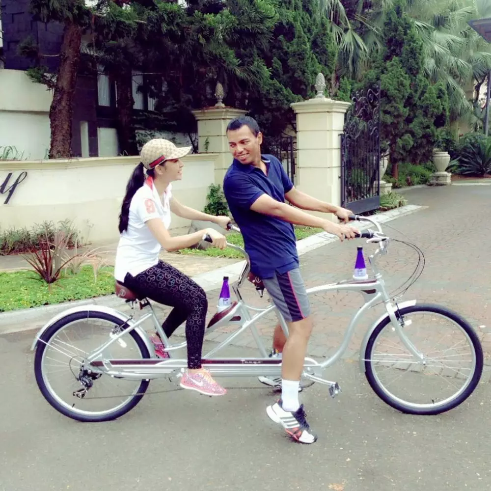 penyanyi dangdut bersepeda instagram