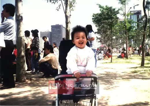 Potret Lee Min-ho masa kecil  berbagai sumber Potret Lee Min-ho masa kecil  berbagai sumber