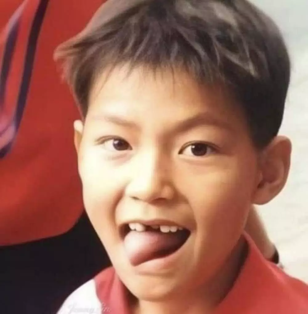 Potret Lee Min-ho masa kecil  berbagai sumber Potret Lee Min-ho masa kecil  berbagai sumber