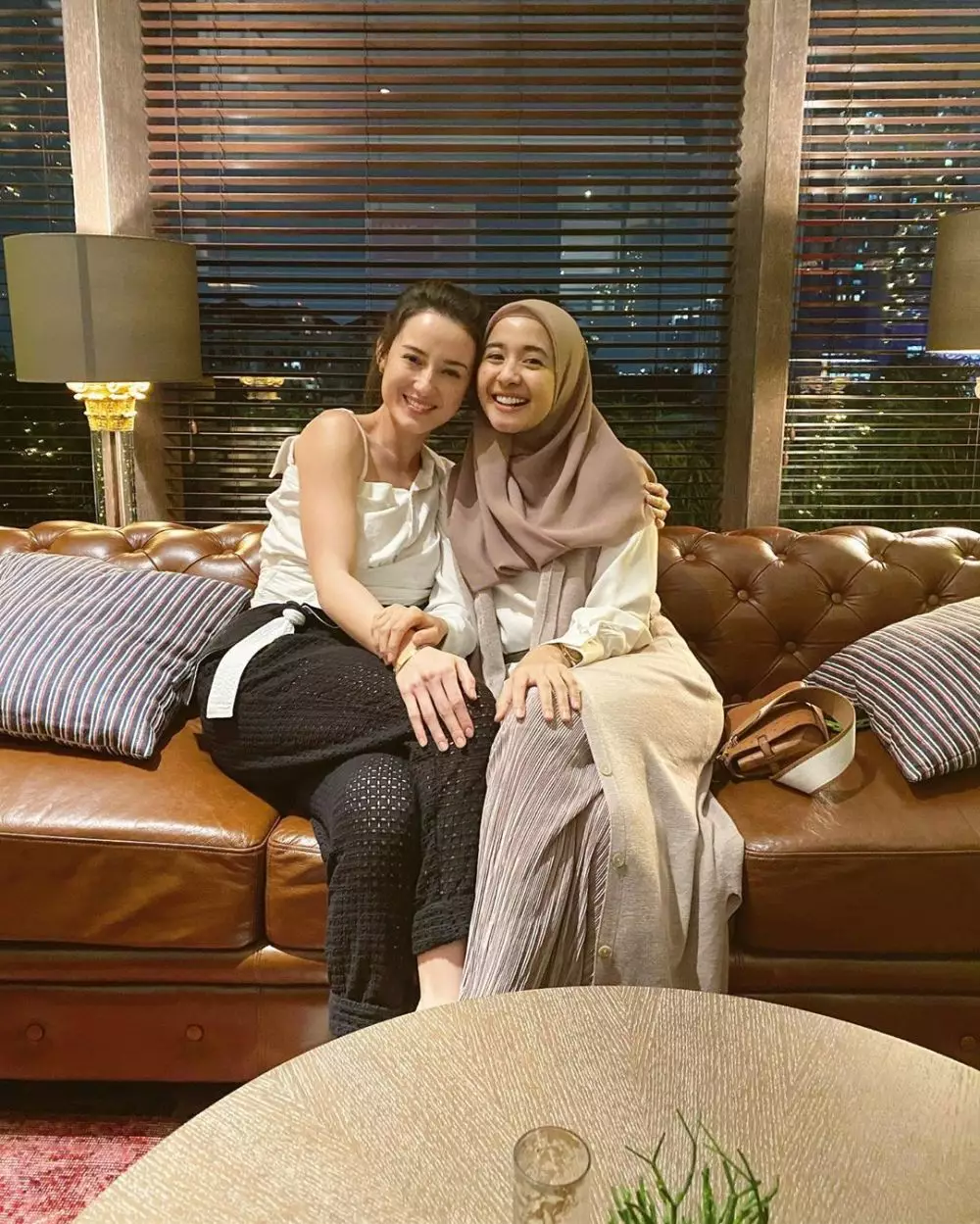 persahabatan Bella dan Julie Instagram persahabatan Bella dan Julie Instagram