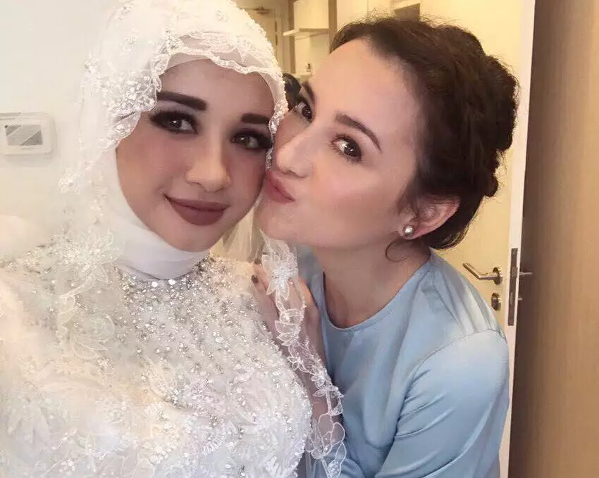 persahabatan Bella dan Julie Instagram persahabatan Bella dan Julie Instagram