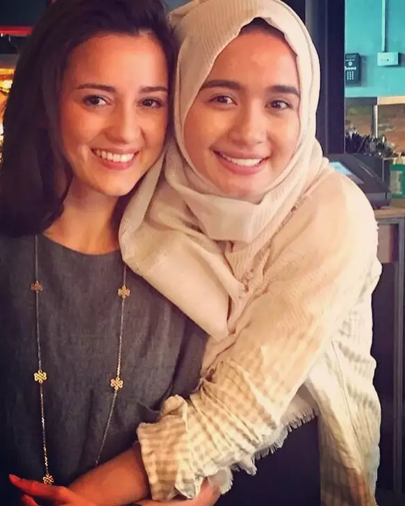 persahabatan Bella dan Julie Instagram persahabatan Bella dan Julie Instagram