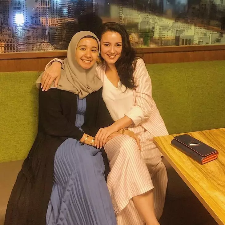 persahabatan Bella dan Julie Instagram persahabatan Bella dan Julie Instagram