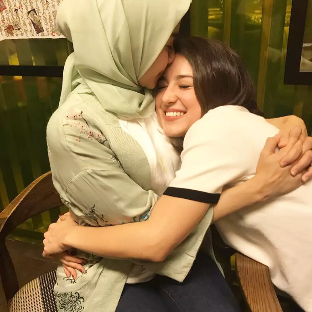 persahabatan Bella dan Julie Instagram persahabatan Bella dan Julie Instagram