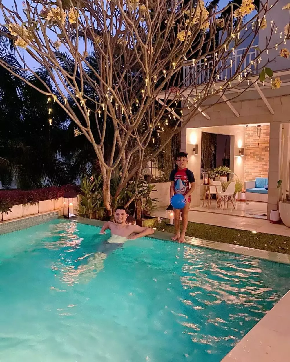 halaman belakang di rumah titi Instagram