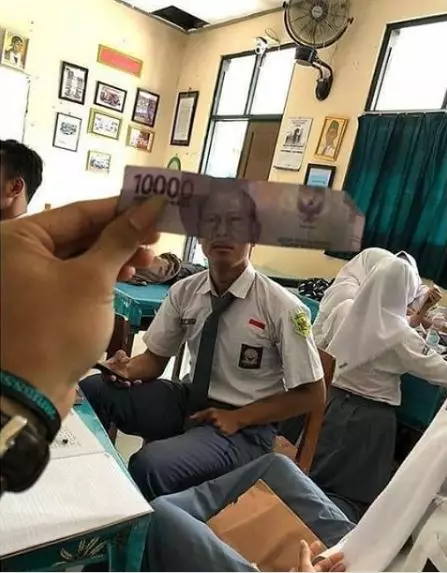 gabungan uang Instagram