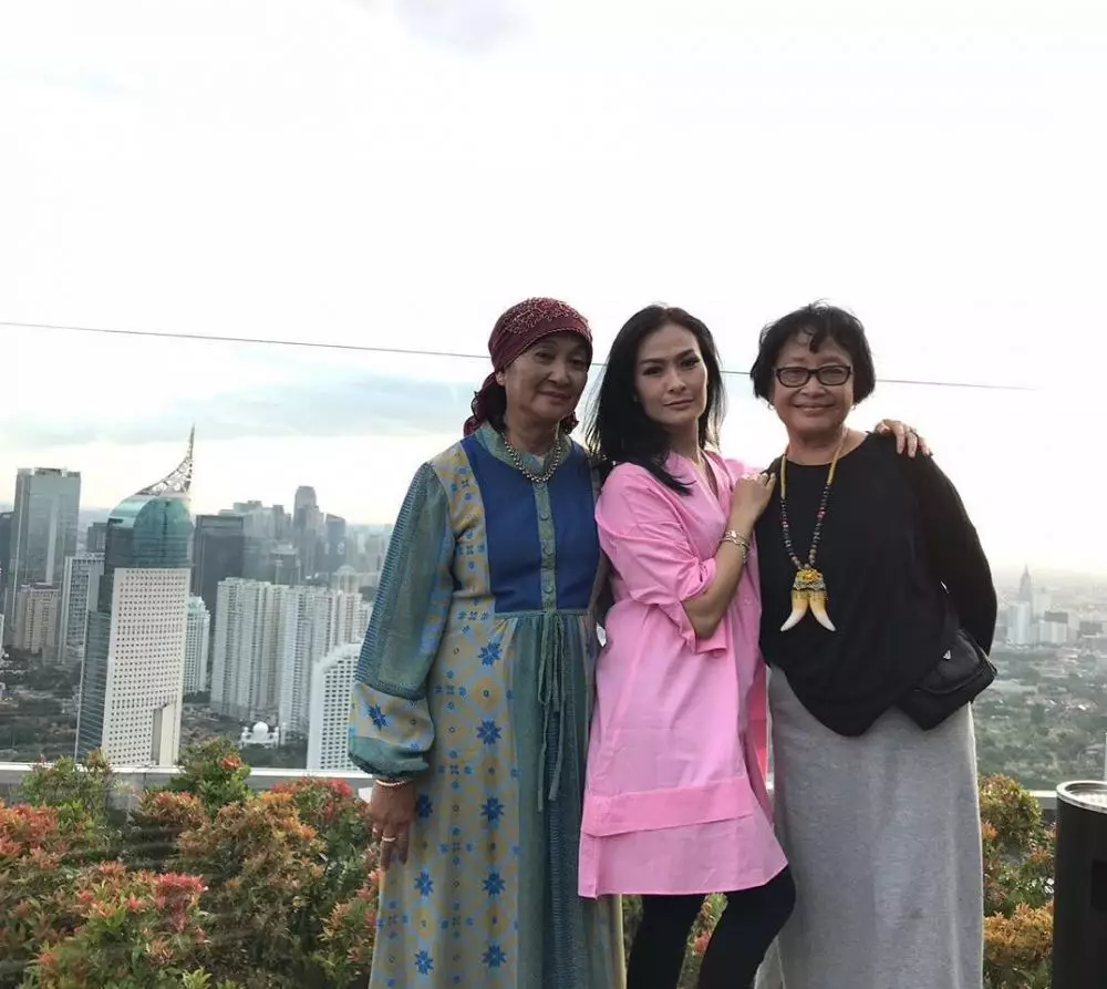 kedekatan pedangdut bareng mertua Instagram