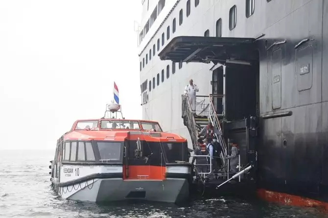 Potret penyelamatan ABK Covid Instagram/@tni_angkatan_laut