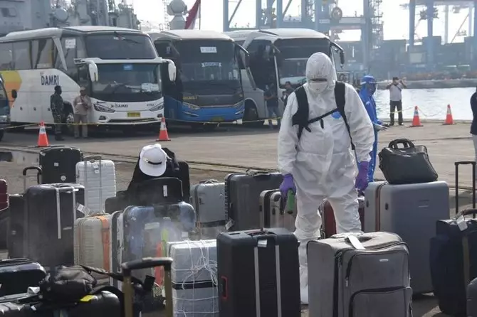 Potret penyelamatan ABK Covid Instagram/@tni_angkatan_laut