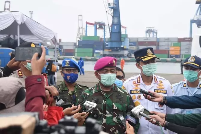 Potret penyelamatan ABK Covid Instagram/@tni_angkatan_laut