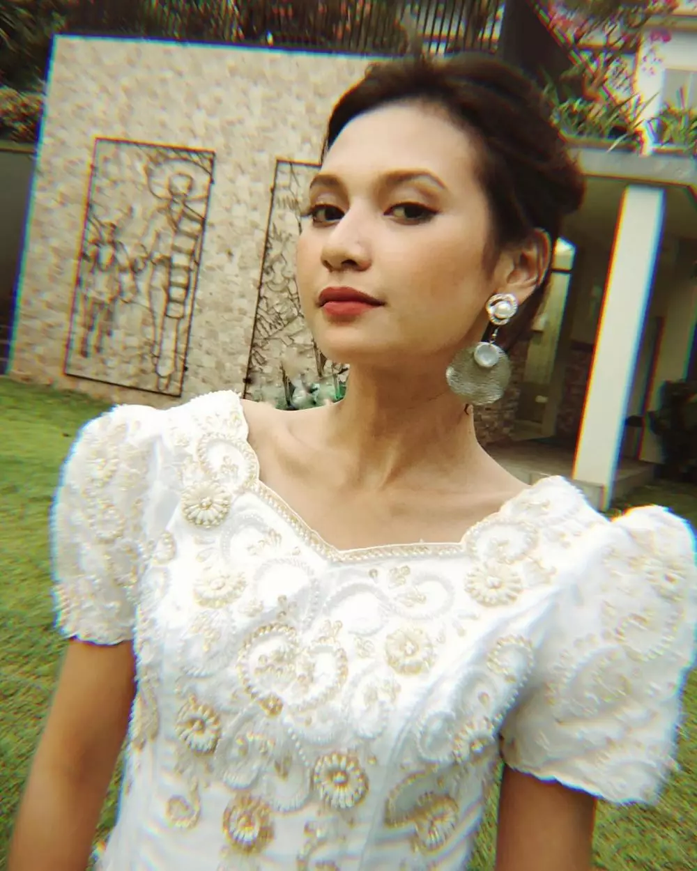 Gaya feminin Indah Permatasari Instagram