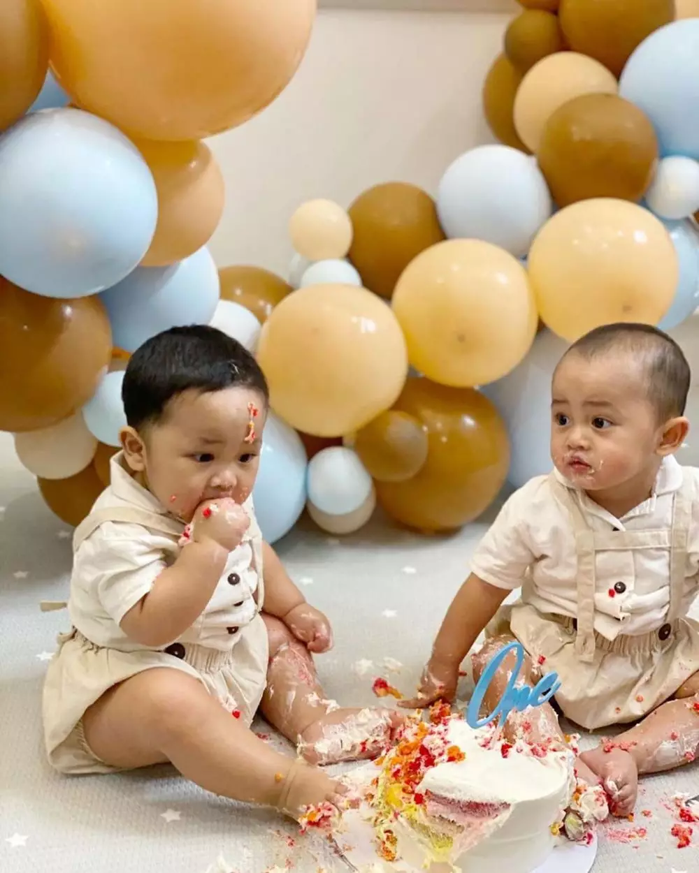 ultah Sudais dan Suhail berbagai sumber