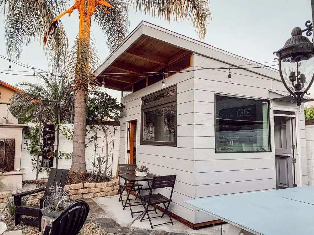 Coffee shop di halaman belakang Twitter