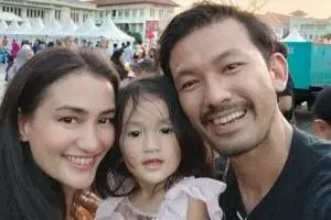 Momen seru Rio Dewanto rayakan ulang tahun sang anak, sederhana
