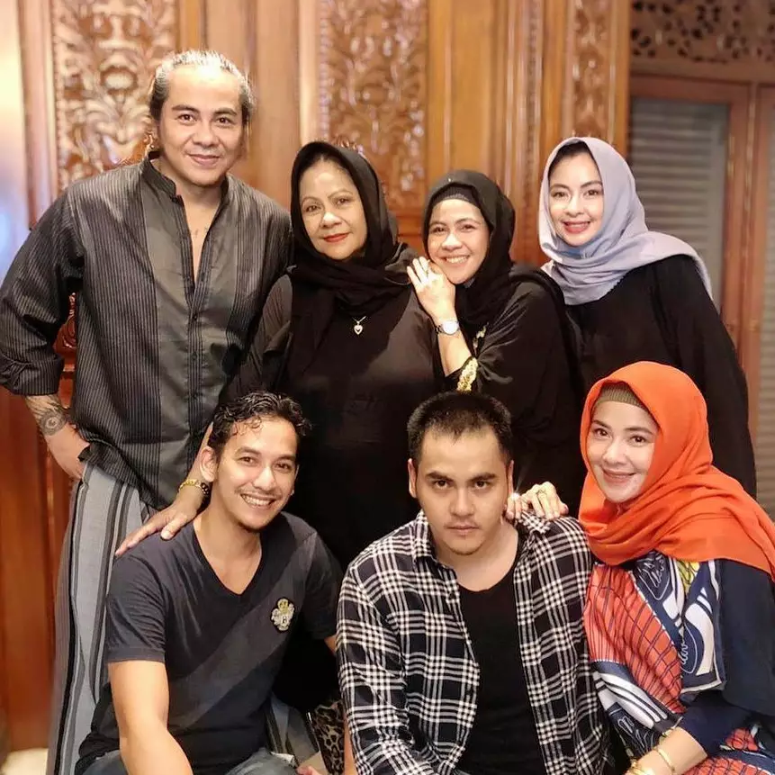 potret terkini ferdy tahier vokalis element instagram potret terkini ferdy tahier vokalis element instagram