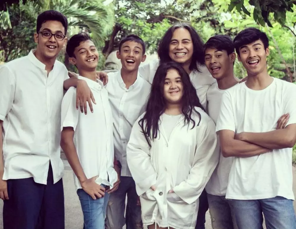 potret terkini ferdy tahier vokalis element instagram potret terkini ferdy tahier vokalis element instagram