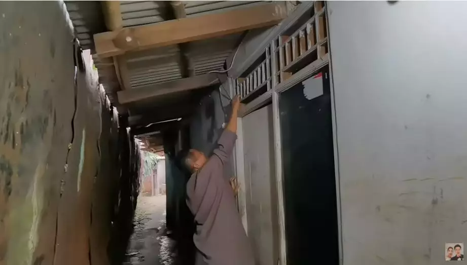 rumah pak slamet sebelum sesudah YouTube/Baim Paula rumah pak slamet sebelum sesudah YouTube/Baim Paula