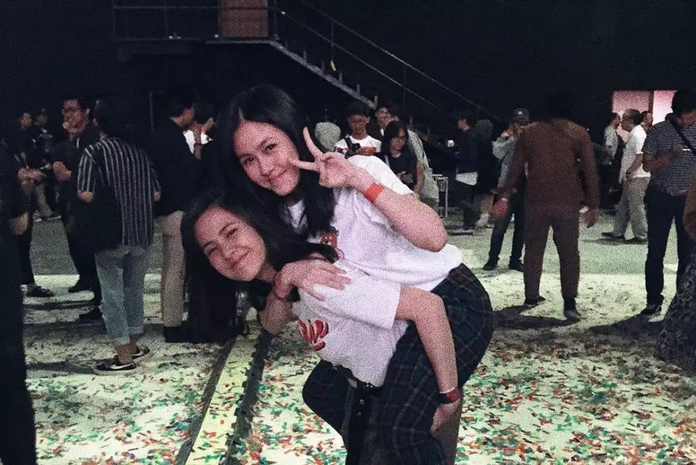 Adhisty Zara dan keluarga Instagram Adhisty Zara dan keluarga Instagram