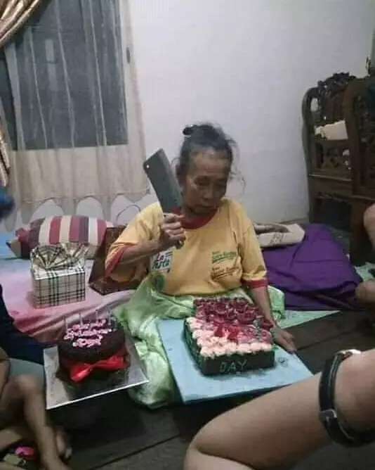 momen absurd ngasih kejutan © 2020 1cak.com momen absurd ngasih kejutan © 2020 1cak.com