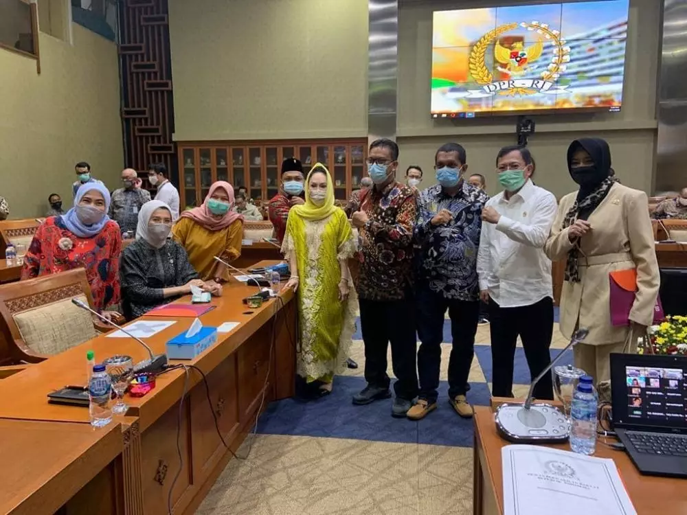 seleb DPR corona instagram