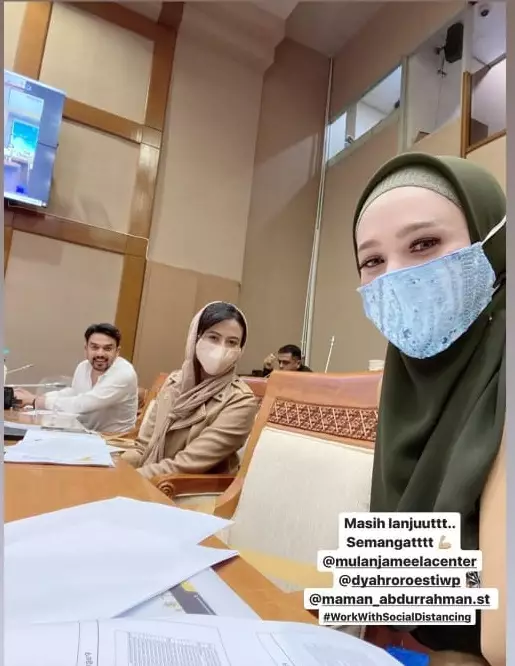 seleb DPR corona instagram