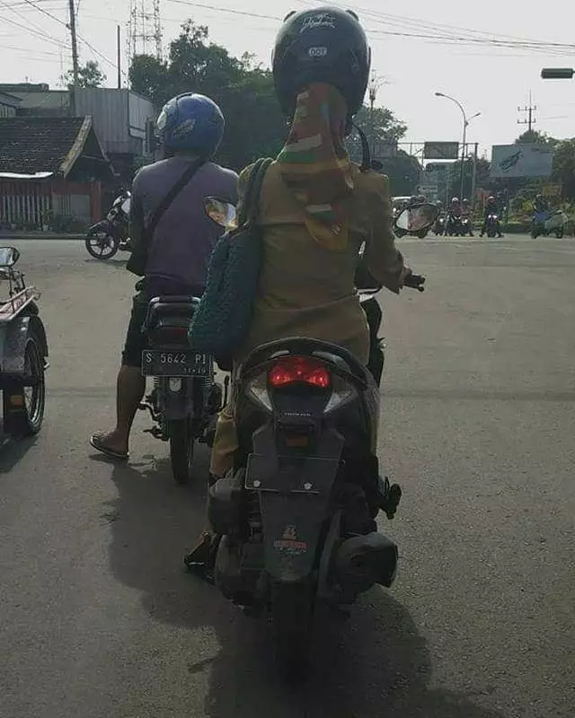 momen absurd pengendara motor © 2020 instagram.com momen absurd pengendara motor © 2020 instagram.com