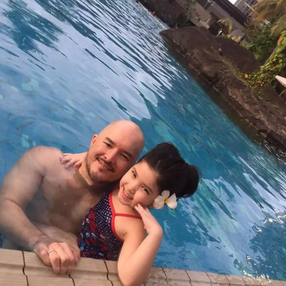 Alex Tian dan keluarga barunya Instagram