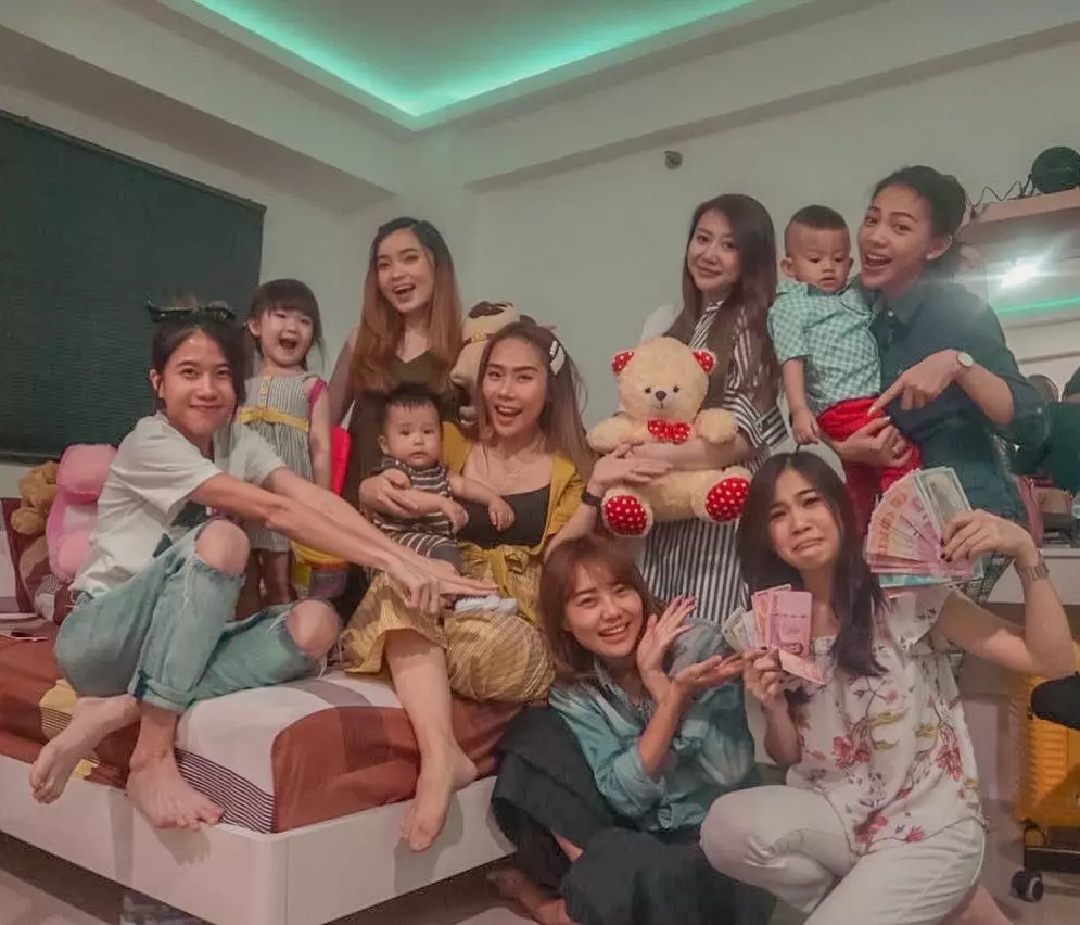 Potret kompak eks Cherrybelle Instagram