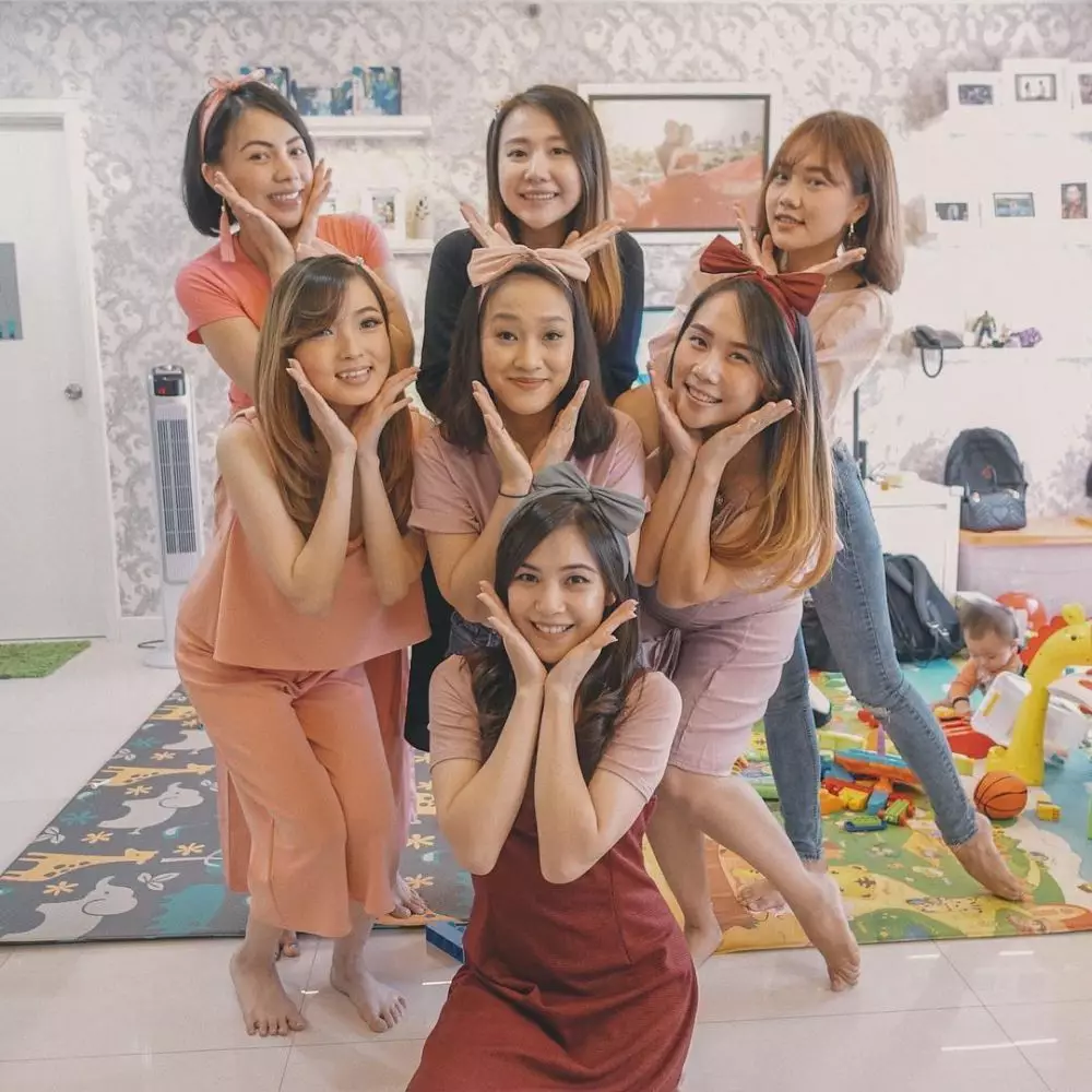 Potret kompak eks Cherrybelle Instagram