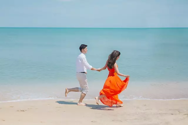 Kata-kata bijak tentang perjuangan cinta yang menyentuh hati © 2023 brilio.net Kata-kata bijak tentang perjuangan cinta yang menyentuh hati © 2023 brilio.net