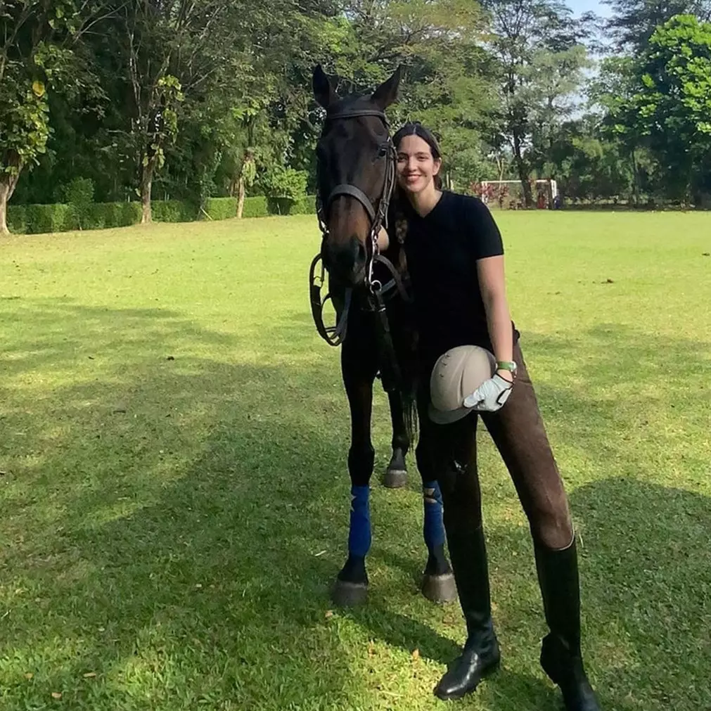 7 Seleb cantik ini hobi berkuda, termasuk Nia Ramadhani