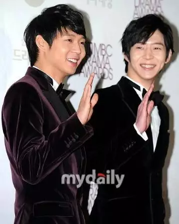 seleb korea bersaudara Berbagai Sumber