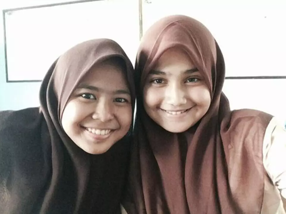 Syifa Hadju berbagai sumber