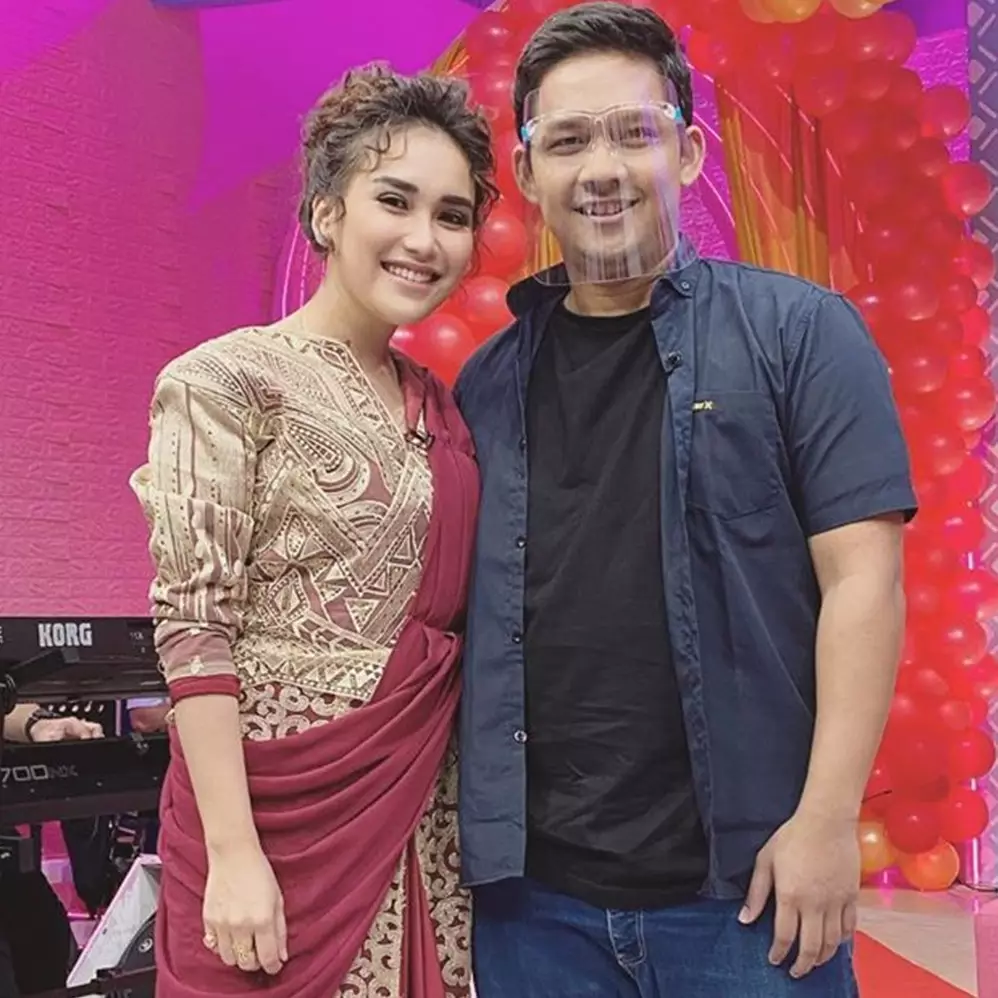 Ketemu mantan, ini 8 pesona Renaldi pacar pertama Ayu Ting Ting