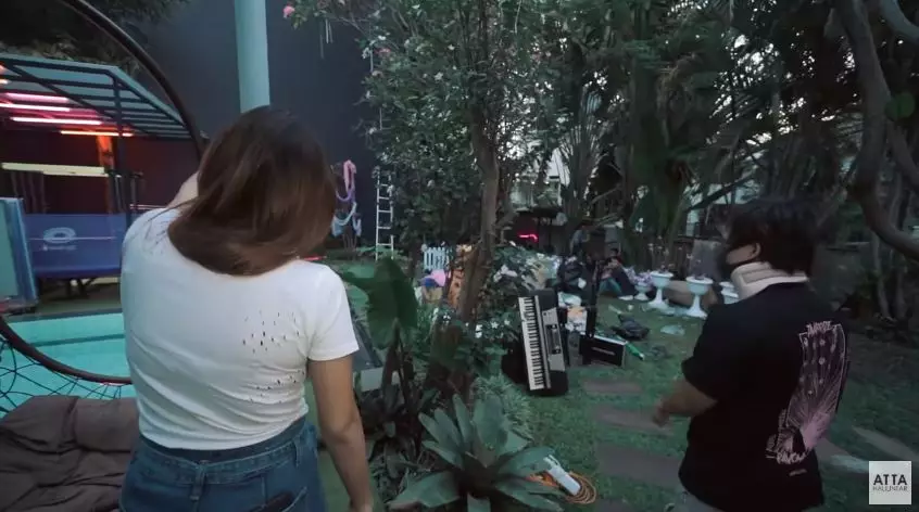 momen aurel jenguk atta youtube