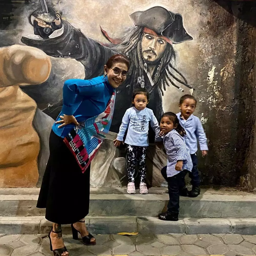 momen susi pudjiastuti momong cucu instagram