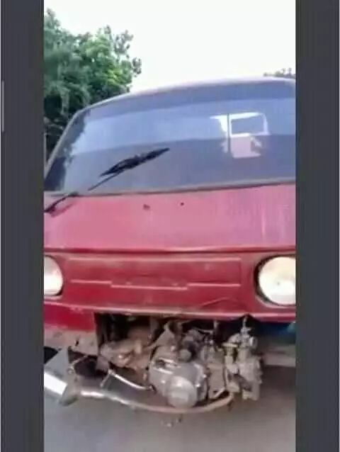 Kelakuan nyeleneh anak otomotif Berbagai sumber