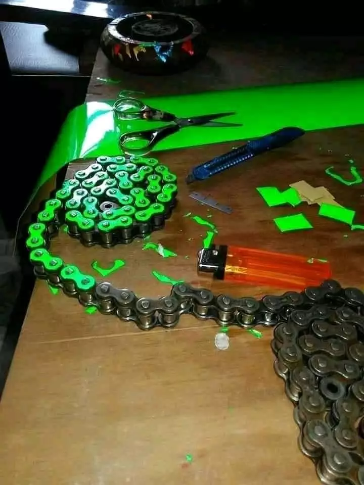 Kelakuan nyeleneh anak otomotif Berbagai sumber