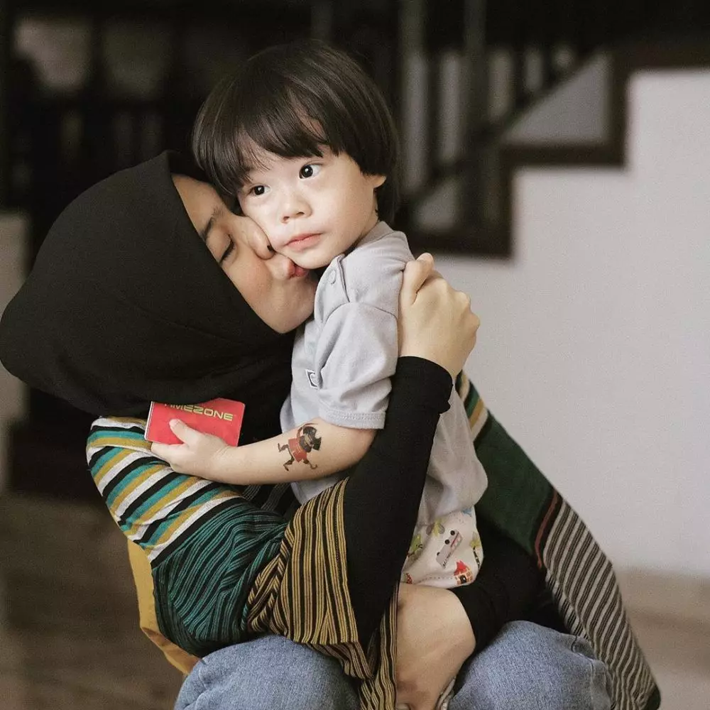 potret anak kedua omesh dan dian ayu instagram