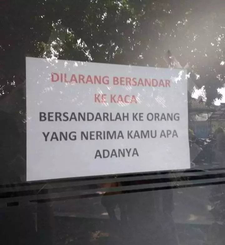 Potret imbauan di kertas Berbagai sumber