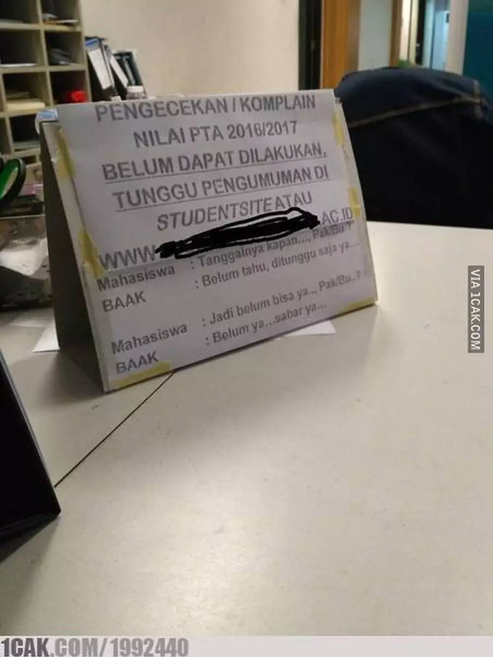 Potret imbauan di kertas Berbagai sumber