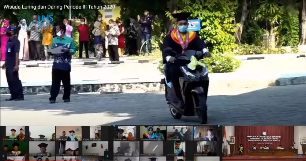 wisuda drive thru viral YouTube wisuda drive thru viral YouTube