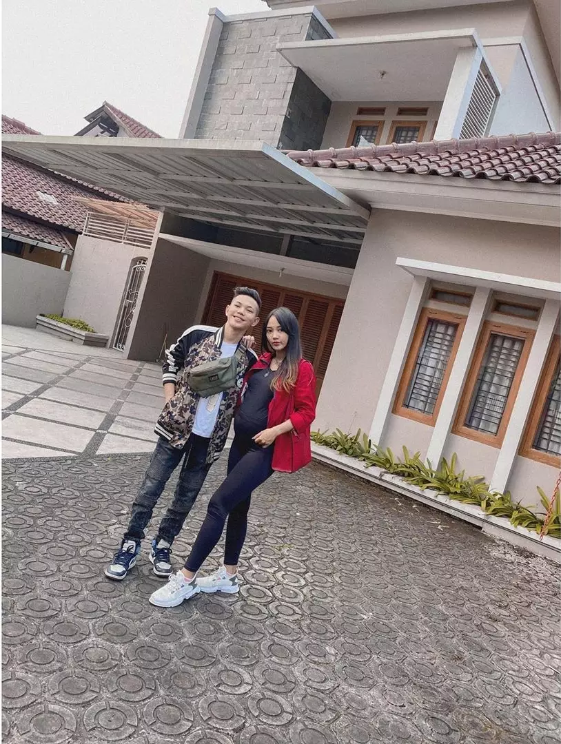 Baby bump istri Tegar © 2020 brilio.net