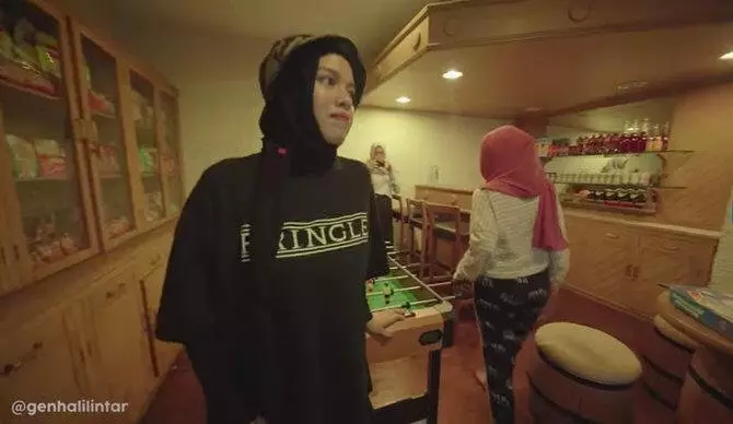 seleb punya minimarket di rumah berbagai sumber