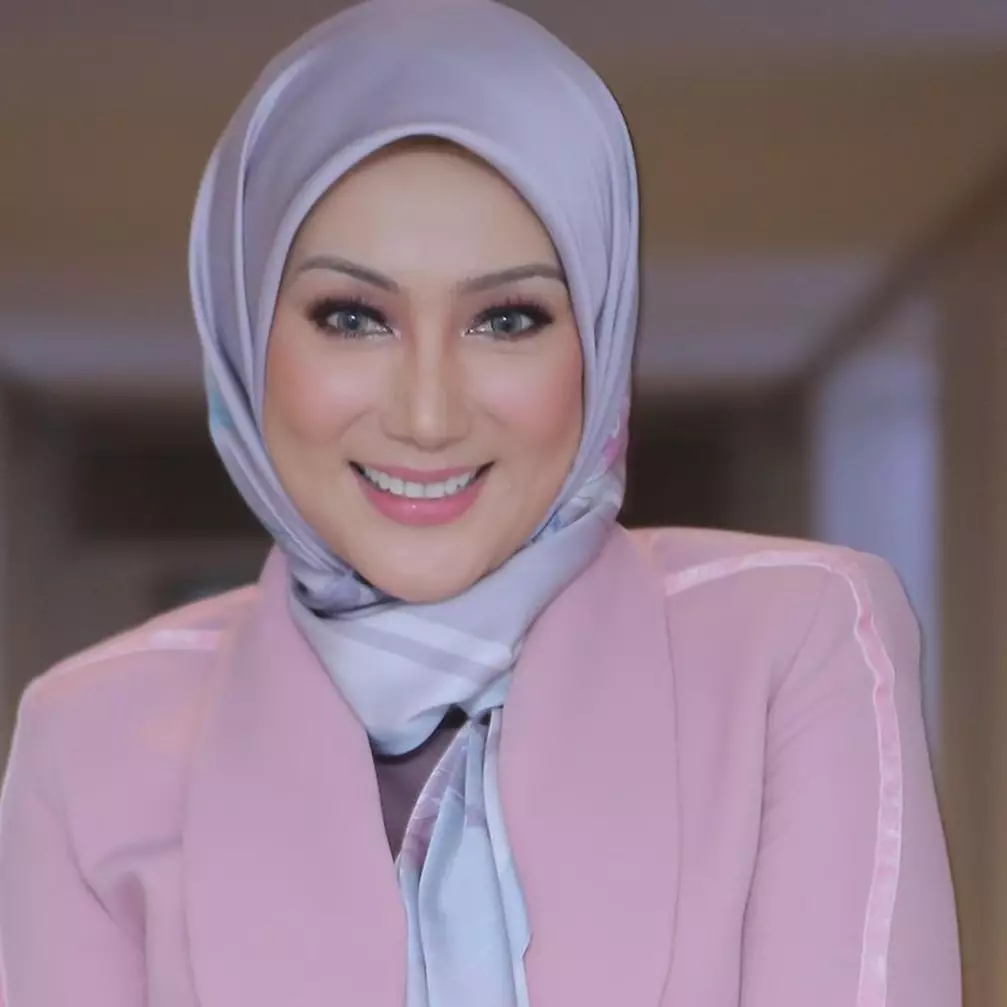 Unggah meme buaya, postingan mantan istri Engku Emran jadi sorotan